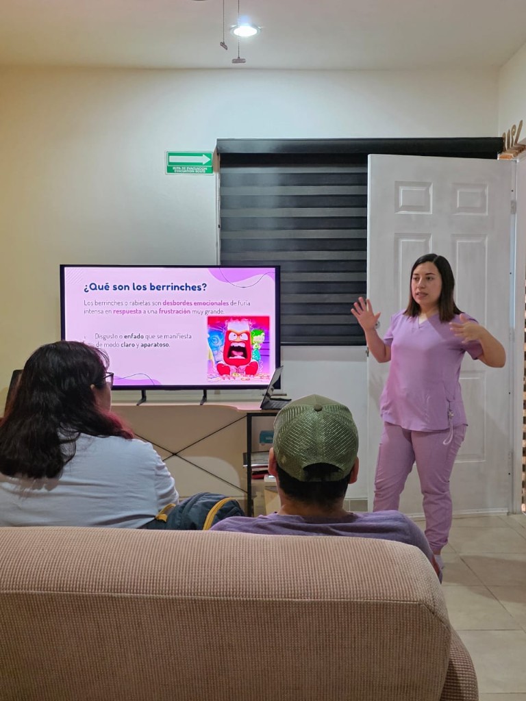 Taller de crianza y manejo de berrinches en Nenelandia